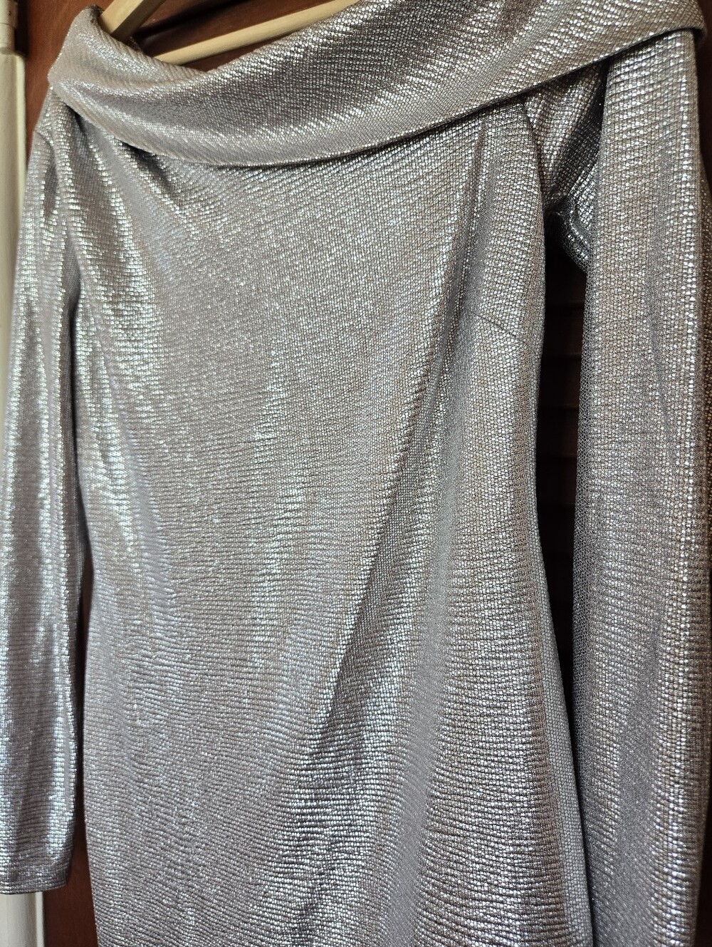NWT Lauren Ralph Lauren Silver Metallic Off-Shoulder Long Sleeve Cocktail Dress - Picture 7 of 14